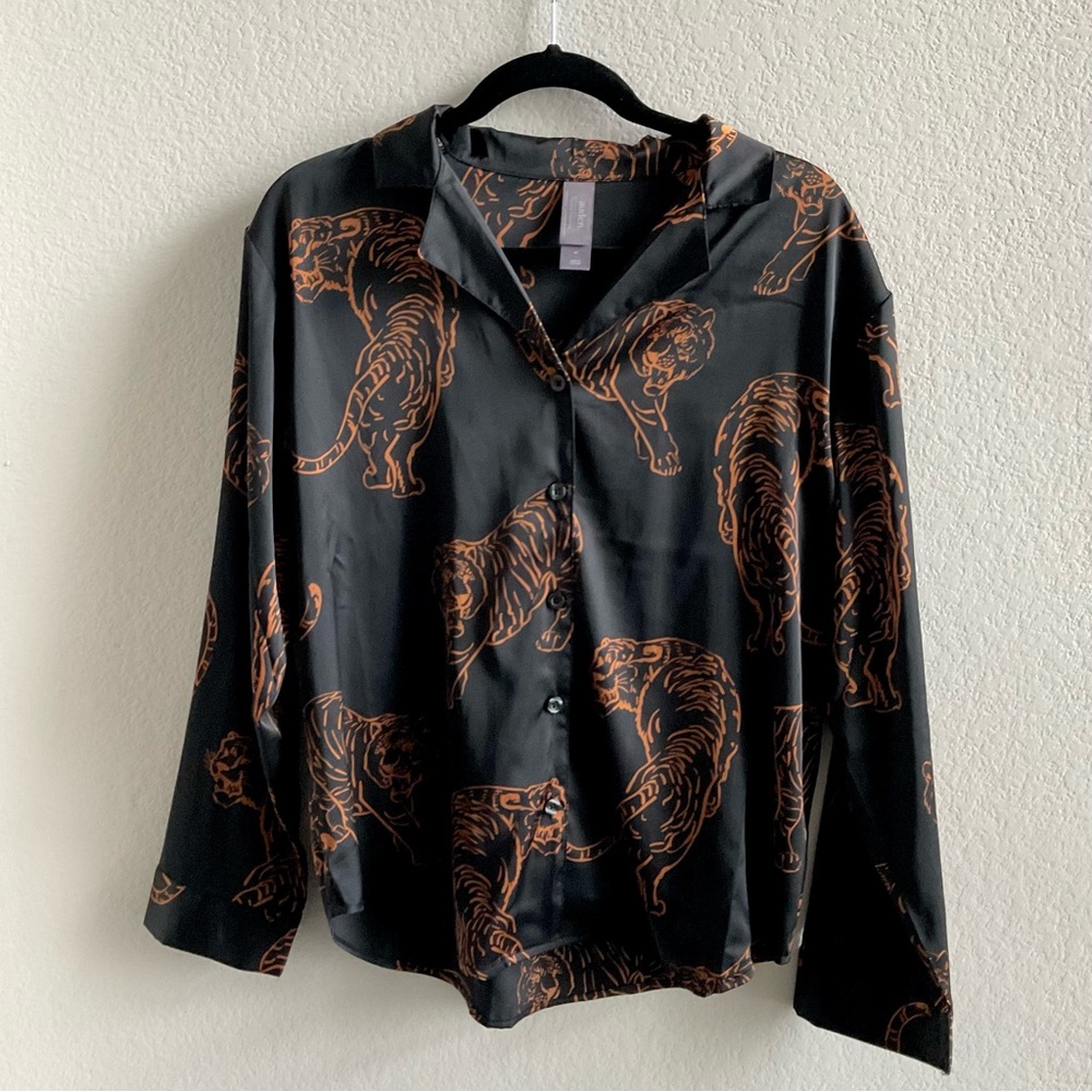 Auden Black Button-Up Shirt with Brown Tiger Print